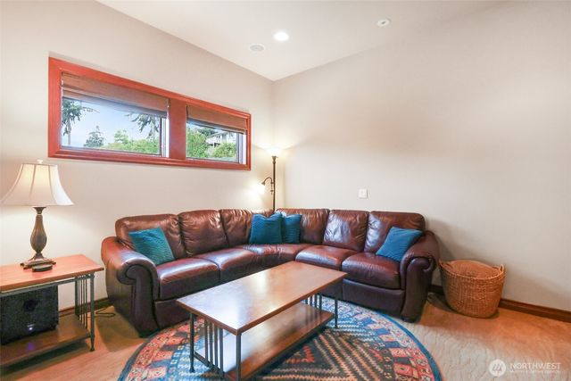 1107 51st Street NE, Tacoma, WA 98422