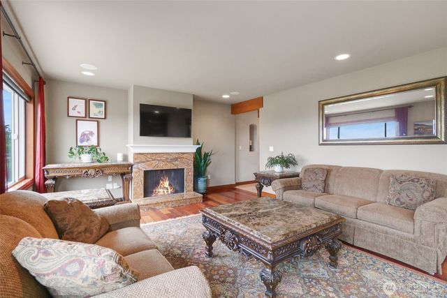 1107 51st Street NE, Tacoma, WA 98422