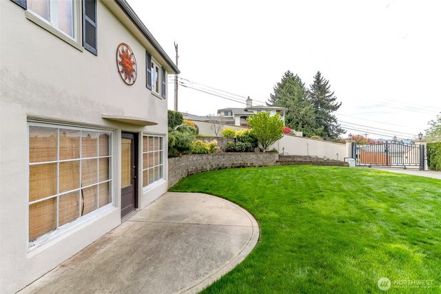 1107 51st Street NE, Tacoma, WA 98422
