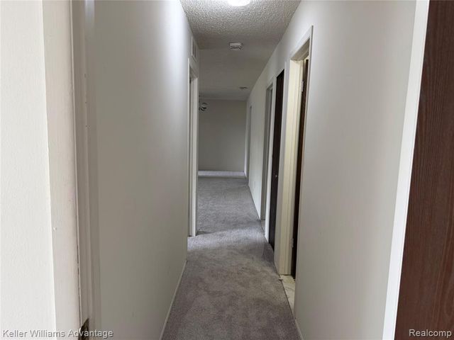 27915 Berrywood Lane 70, Farmington, MI 48334