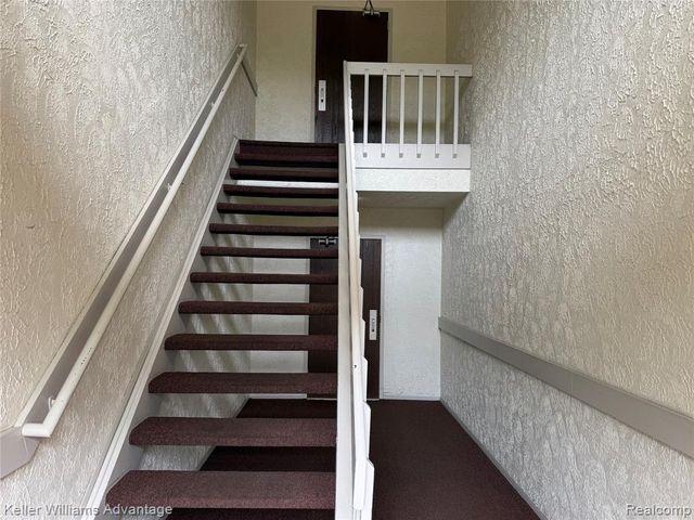 27915 Berrywood Lane 70, Farmington, MI 48334