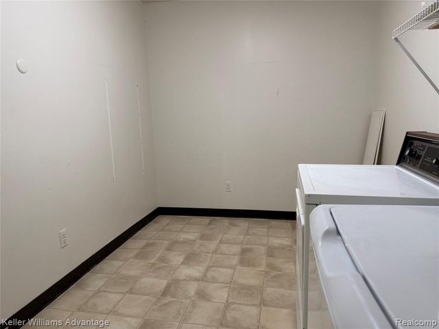 27915 Berrywood Lane 70, Farmington, MI 48334