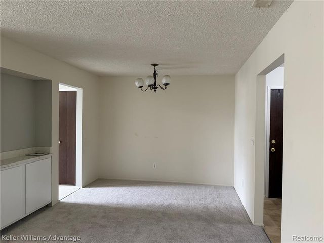 27915 Berrywood Lane 70, Farmington, MI 48334