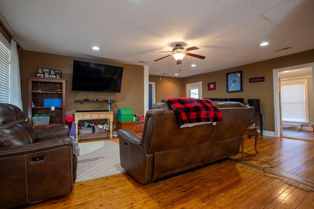 3662 Alabama Hwy 75, Flat Rock, AL 35966