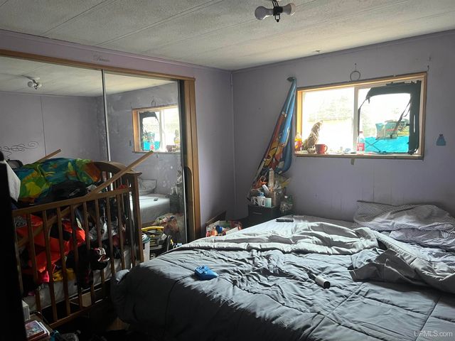 5893 Rivers 22nd Road, Gladstone, MI 49837