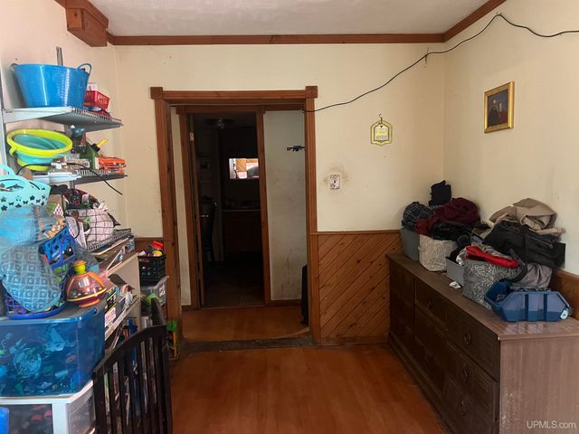 5893 Rivers 22nd Road, Gladstone, MI 49837