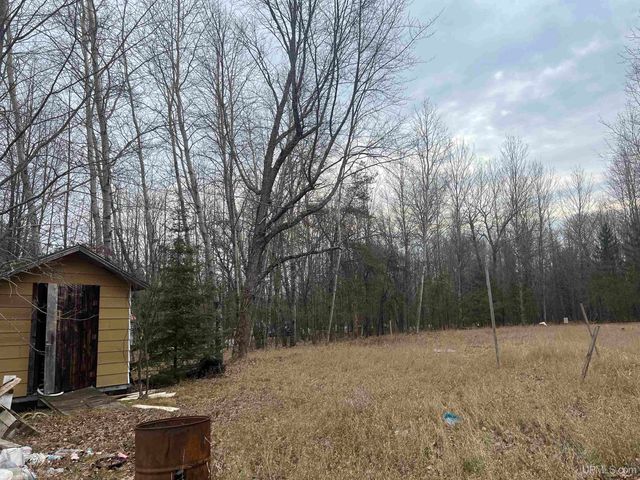 5893 Rivers 22nd Road, Gladstone, MI 49837