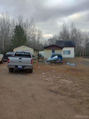 5893 Rivers 22nd Road, Gladstone, MI 49837