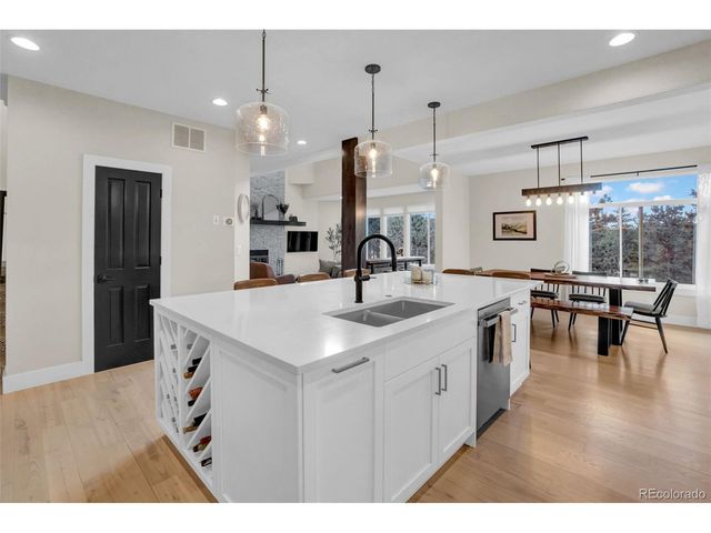 26400 Columbine Glen Ave, Golden, CO 80401