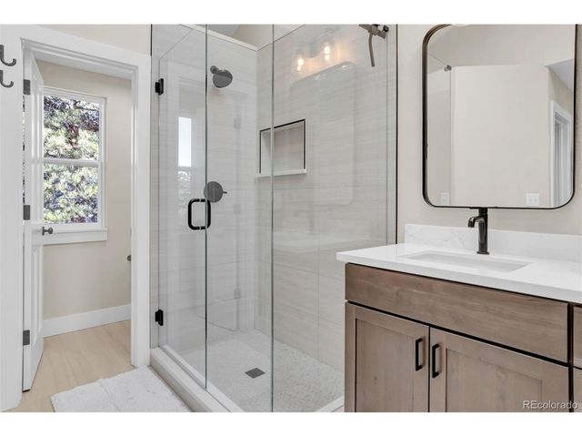 26400 Columbine Glen Ave, Golden, CO 80401