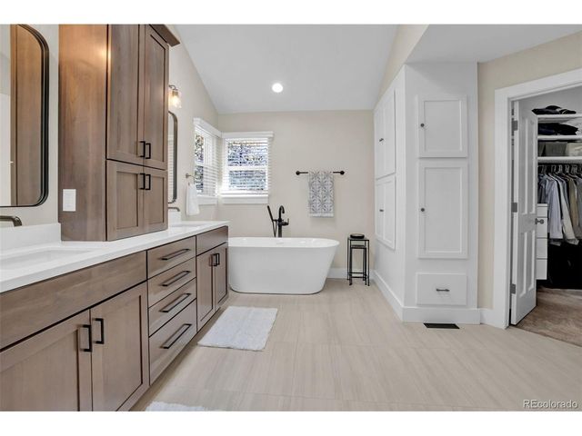 26400 Columbine Glen Ave, Golden, CO 80401