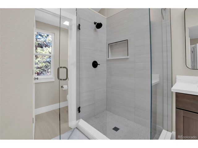 26400 Columbine Glen Ave, Golden, CO 80401