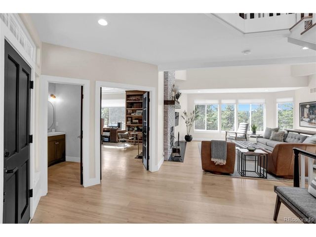 26400 Columbine Glen Ave, Golden, CO 80401