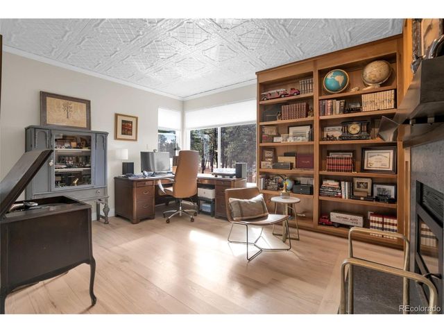 26400 Columbine Glen Ave, Golden, CO 80401