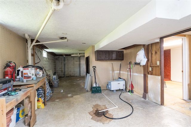 206 S Elm Street, Gilman, IA 50106
