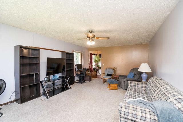 206 S Elm Street, Gilman, IA 50106