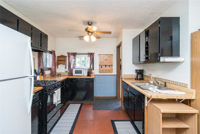 206 S Elm Street, Gilman, IA 50106