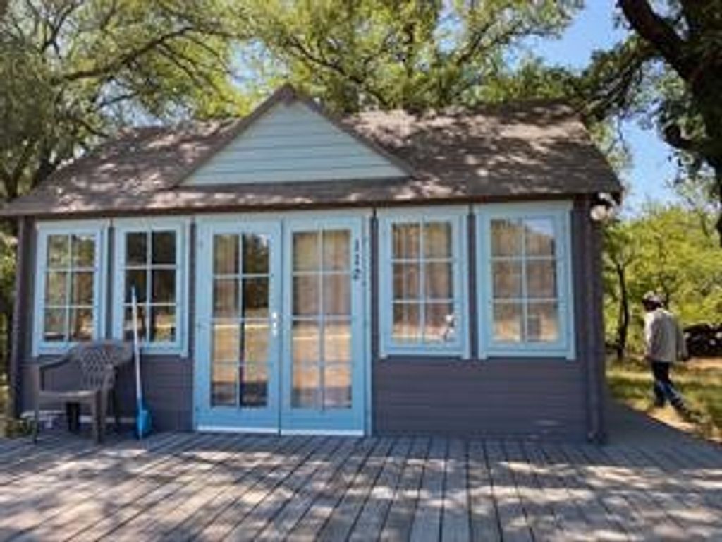 112 Shady Bend Court, Runaway Bay, TX 76426