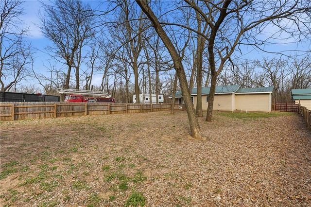853 1661 Road, Bates City, MO 64011