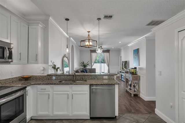 10023 SHADOW CREEK DRIVE, Orlando, FL 32832