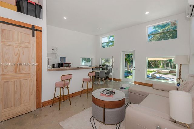 4121 SW 3rd St, Plantation, FL 33317