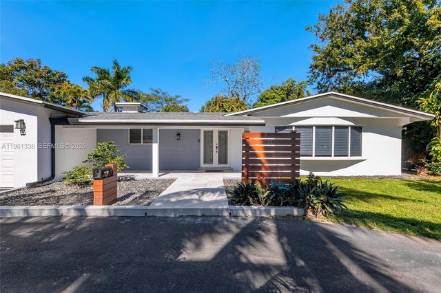 4121 SW 3rd St, Plantation, FL 33317