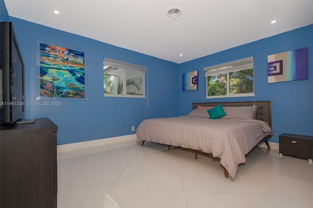 4121 SW 3rd St, Plantation, FL 33317