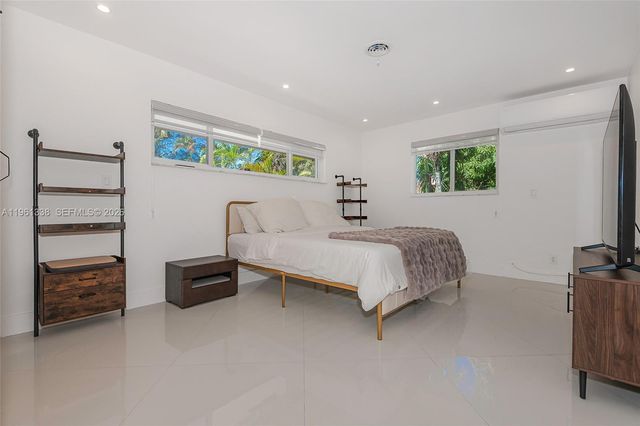 4121 SW 3rd St, Plantation, FL 33317