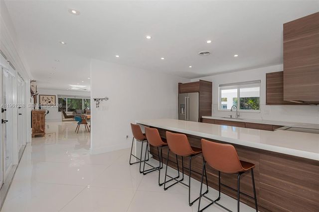 4121 SW 3rd St, Plantation, FL 33317