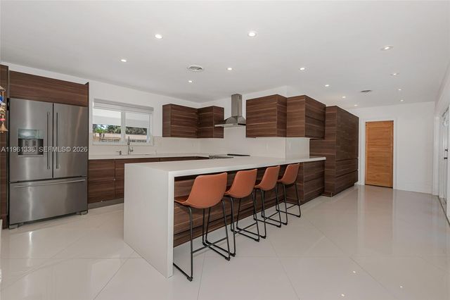 4121 SW 3rd St, Plantation, FL 33317