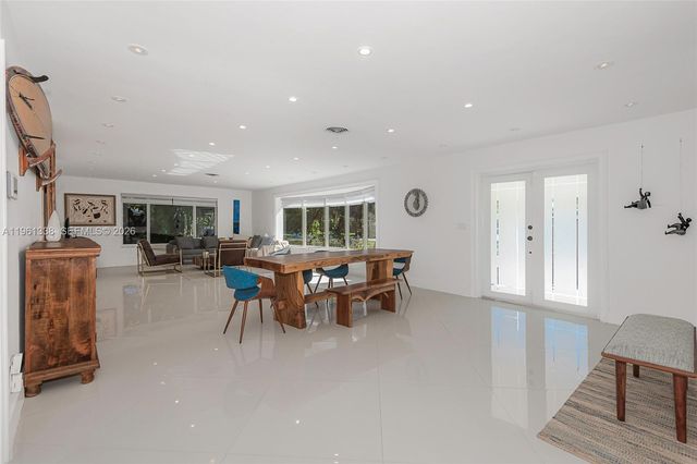 4121 SW 3rd St, Plantation, FL 33317