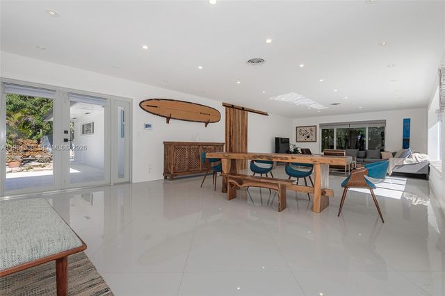 4121 SW 3rd St, Plantation, FL 33317