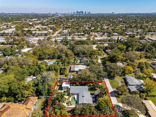 4121 SW 3rd St, Plantation, FL 33317