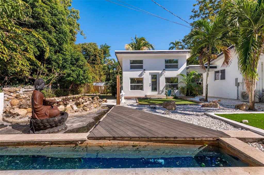 4121 SW 3rd St, Plantation, FL 33317