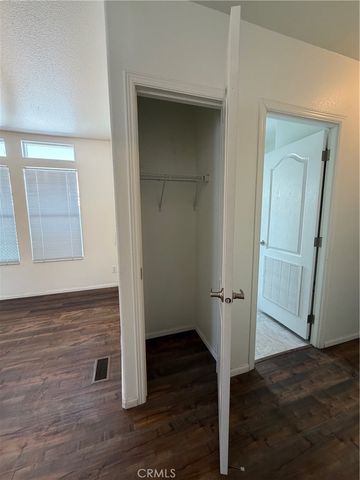 4 Katy, San Fernando, CA 91345