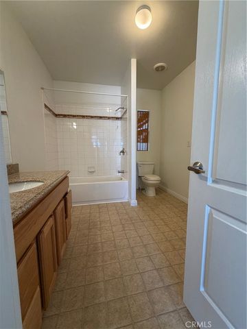 4 Katy, San Fernando, CA 91345