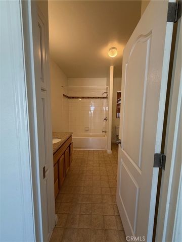 4 Katy, San Fernando, CA 91345