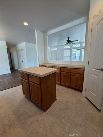 4 Katy, San Fernando, CA 91345