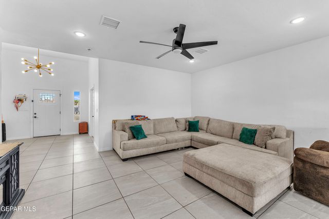 11720 FLOR PRECIOSA, Socorro, TX 79927