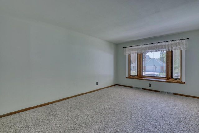 N106W7580 Chatham STREET, Cedarburg, WI 53012