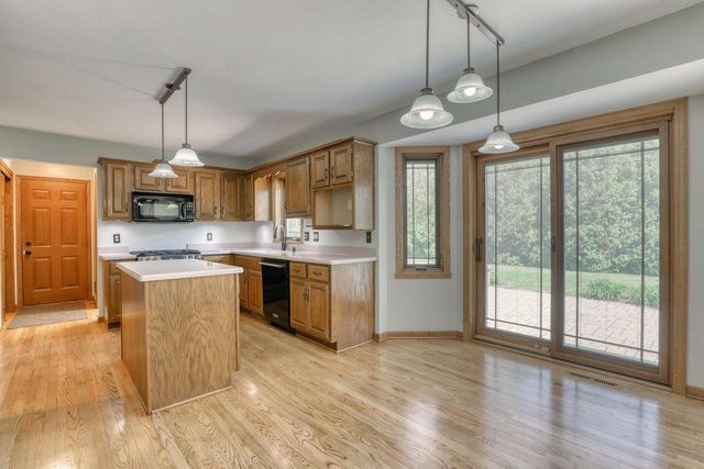N106W7580 Chatham STREET, Cedarburg, WI 53012