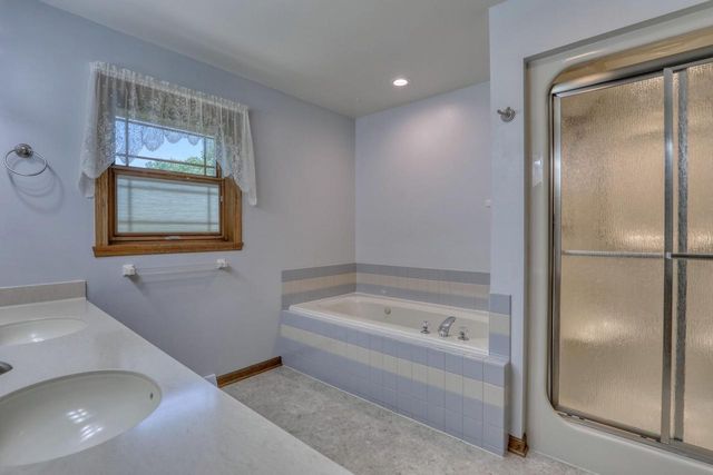 N106W7580 Chatham STREET, Cedarburg, WI 53012