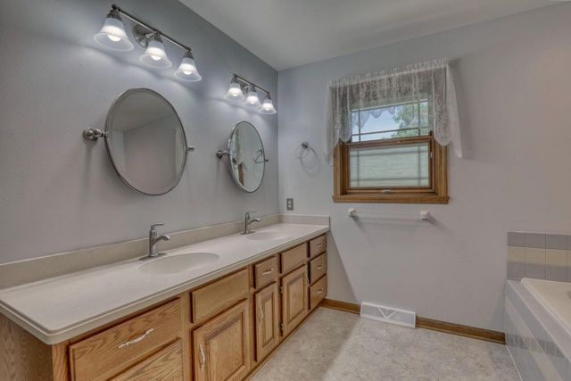 N106W7580 Chatham STREET, Cedarburg, WI 53012