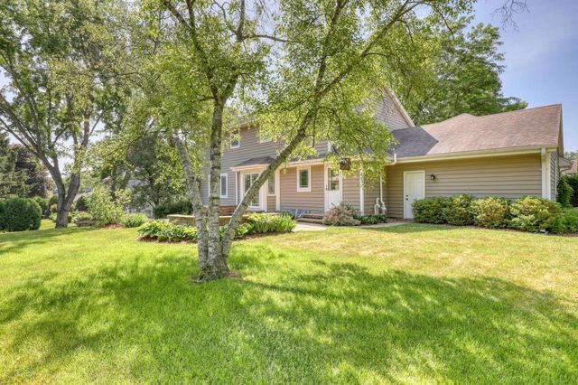 N106W7580 Chatham STREET, Cedarburg, WI 53012