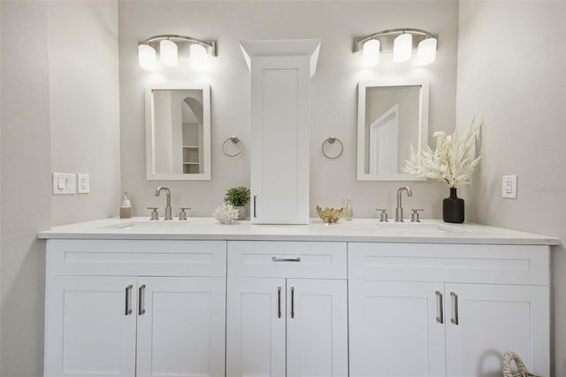 10505 CRANLEIGH COURT, Tampa, FL 33626