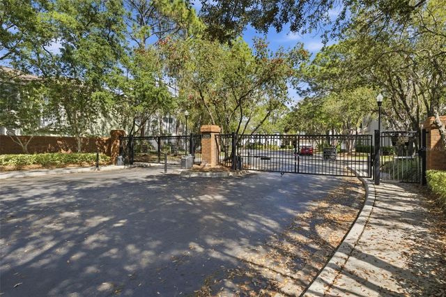 10505 CRANLEIGH COURT, Tampa, FL 33626