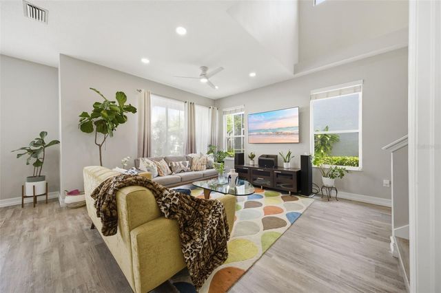 10505 CRANLEIGH COURT, Tampa, FL 33626