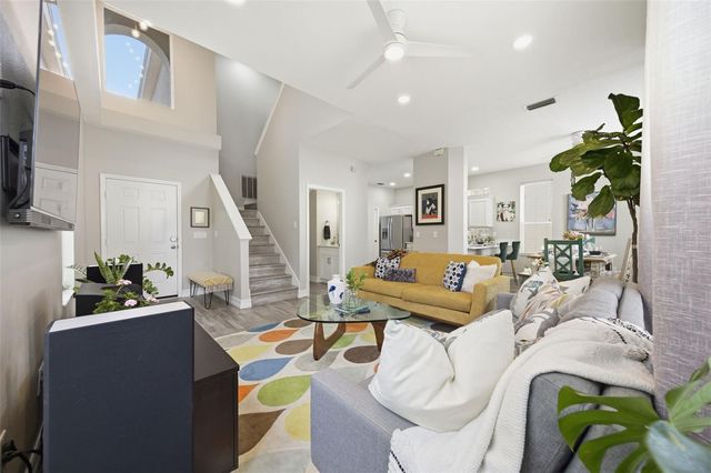 10505 CRANLEIGH COURT, Tampa, FL 33626