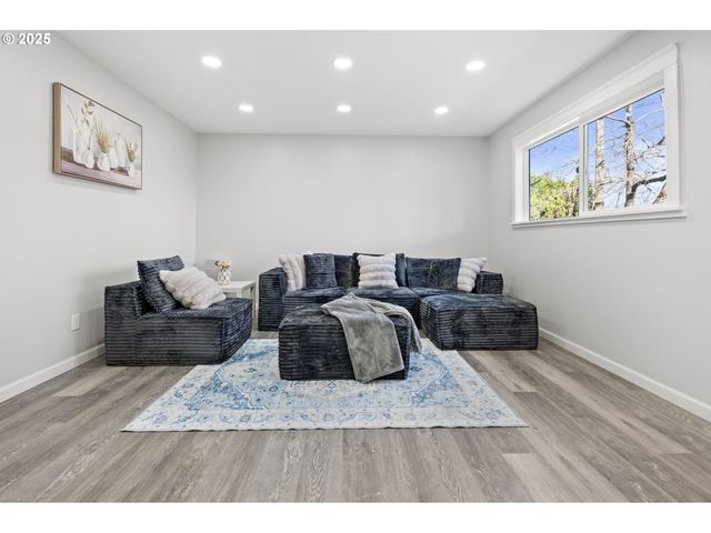 3031 Se 120TH Ave, Portland, OR 97266