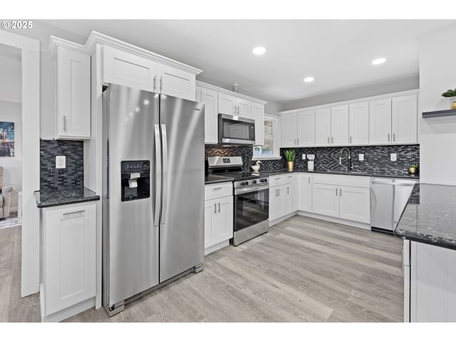 3031 Se 120TH Ave, Portland, OR 97266